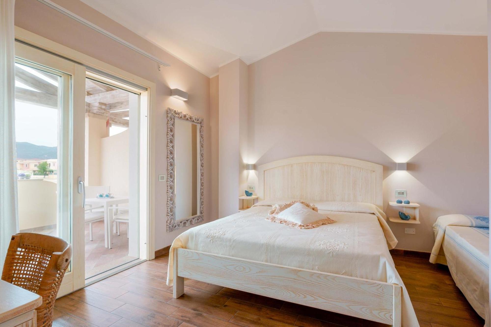 La Rosa Dei Venti Bed & Breakfast Виласимиус Екстериор снимка
